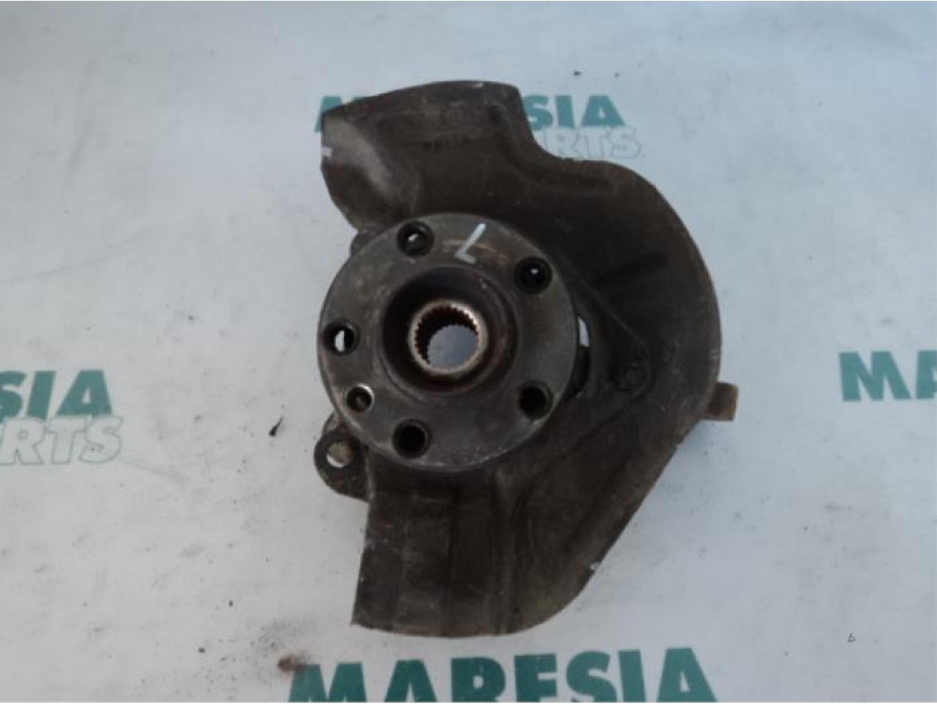 Citroen - C8 - Fusee links-voor