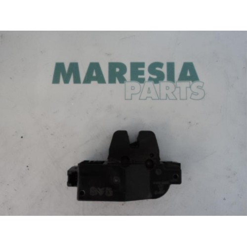 Citroen - C8 - Tailgate lock mechanism