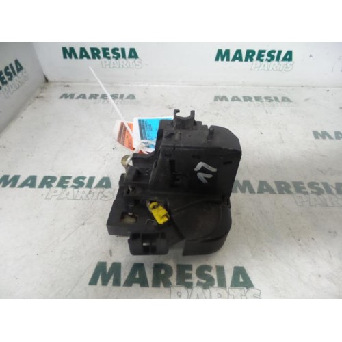 Renault - Megane Scenic - Door lock mechanism 4-door, front left