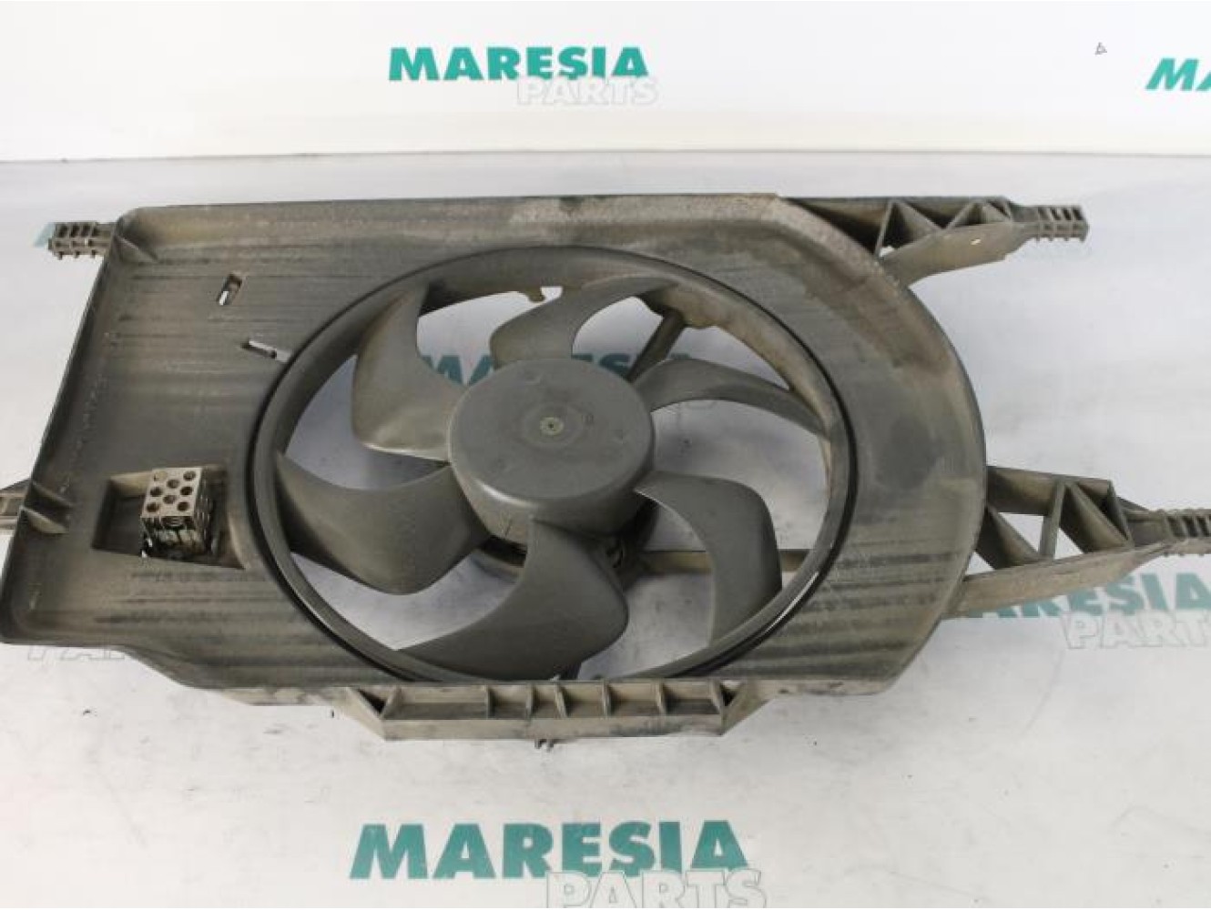 Renault - Laguna - Fan motor