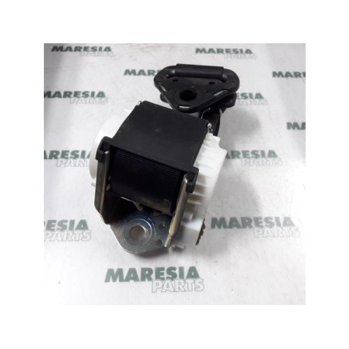 Fiat - 500 - Rear seatbelt, left