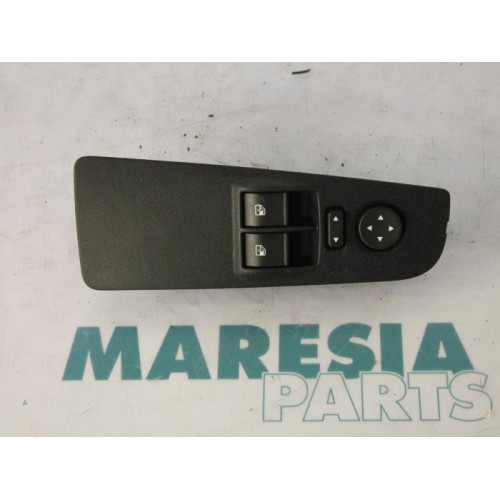 Fiat - Punto - Multi-functional window switch