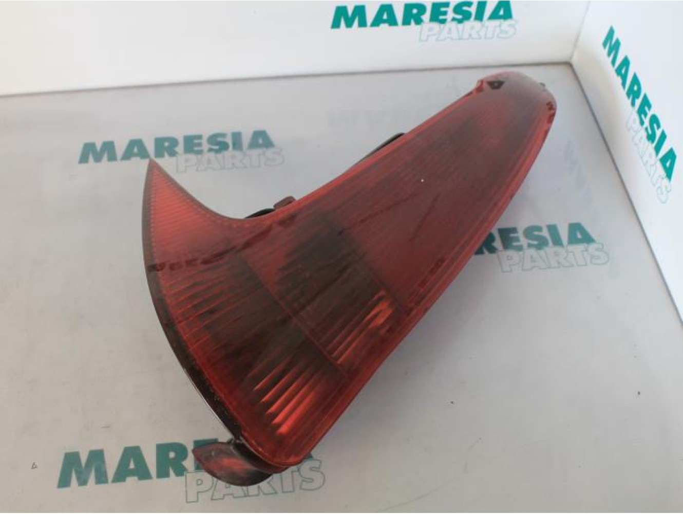 Peugeot - 206 - Achterlicht links