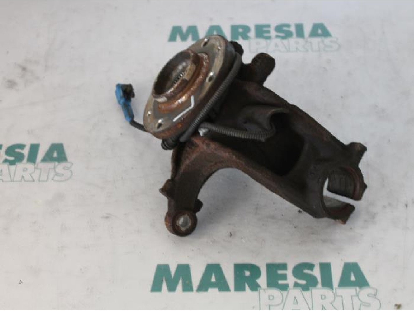 Peugeot - 1007 - Fusee links-voor