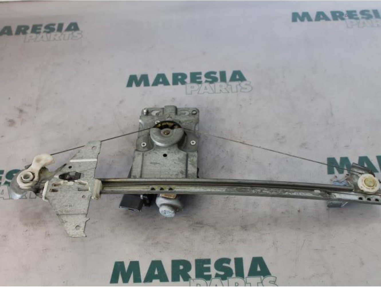 Peugeot - 307 - Rear door window mechanism 4-door, right