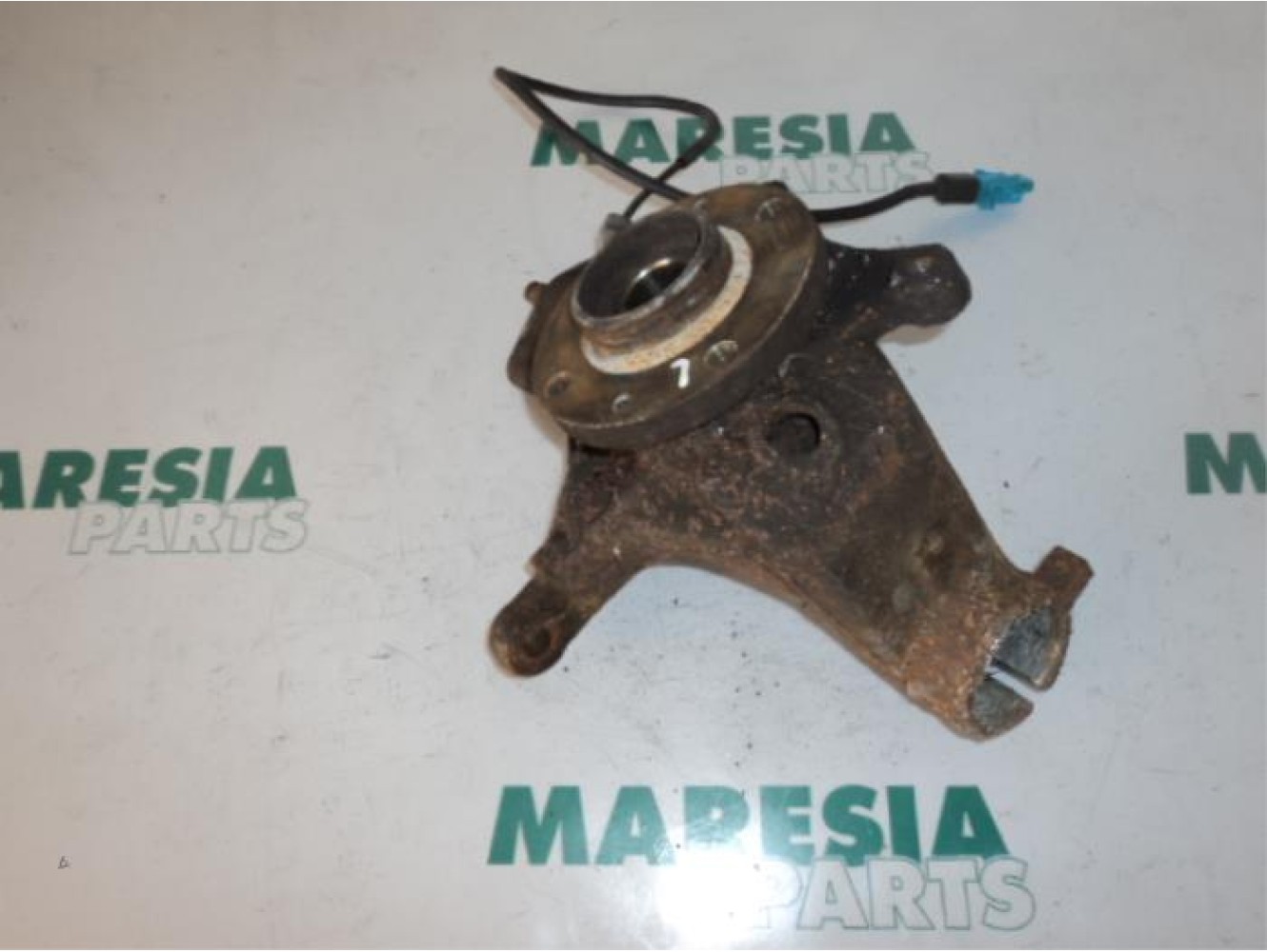 Citroen - C5 - Fusee links-voor