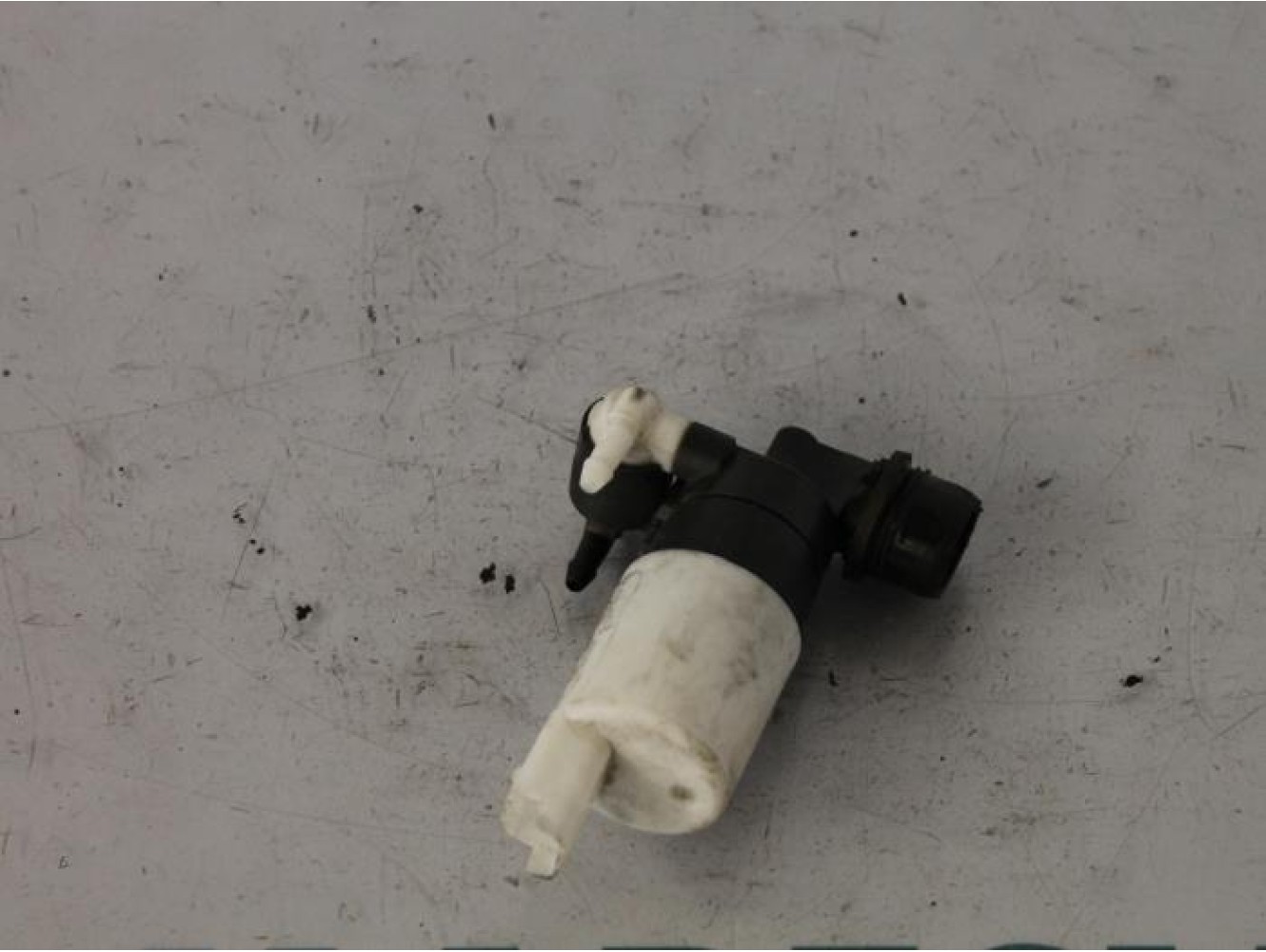Citroen - C5 - Scheibensprüherpumpe vorne