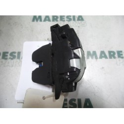 Peugeot - 207 - Tailgate lock mechanism