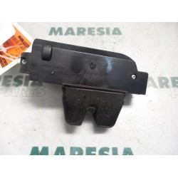 Peugeot - 307 - Tailgate lock mechanism