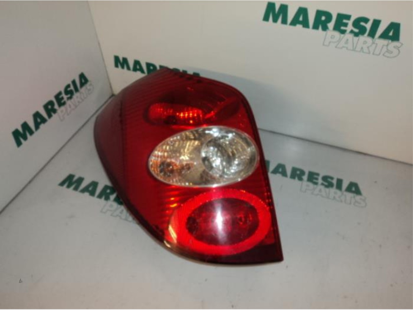Renault - Laguna - Achterlicht links