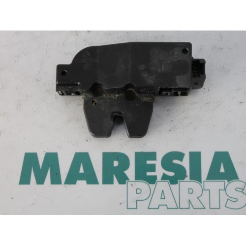 Citroen - Picasso - Tailgate lock mechanism