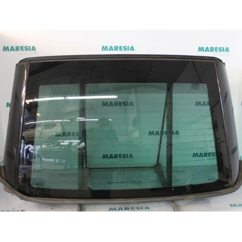 Renault - Megane - Rear window
