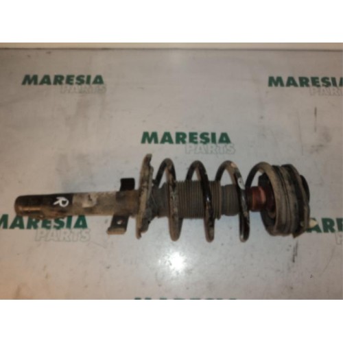 Renault - Megane Scenic - Front shock absorber rod, right