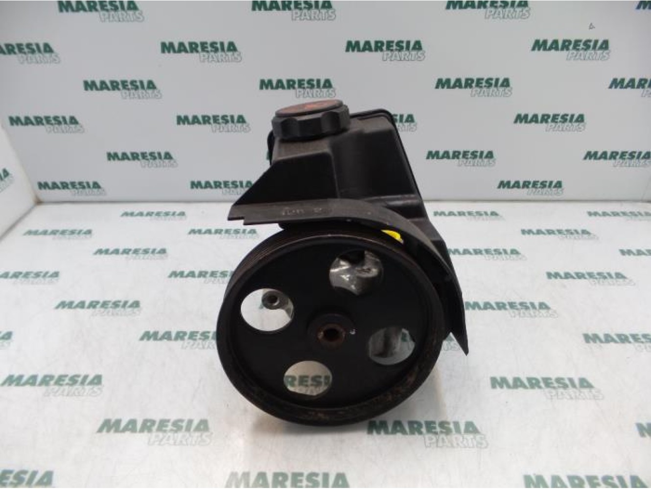 Peugeot - 206 - Power steering pump