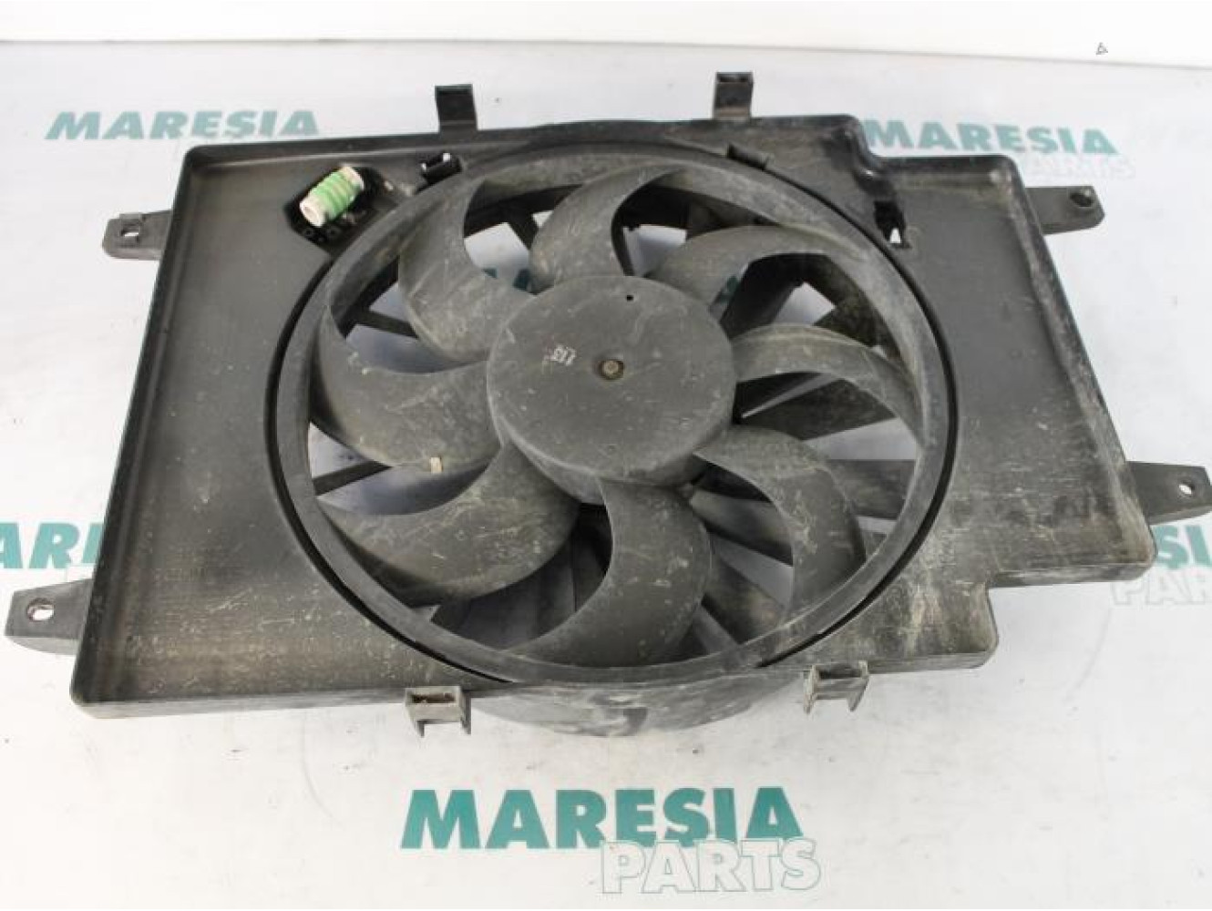 Alfa Romeo - 147 - Fan motor