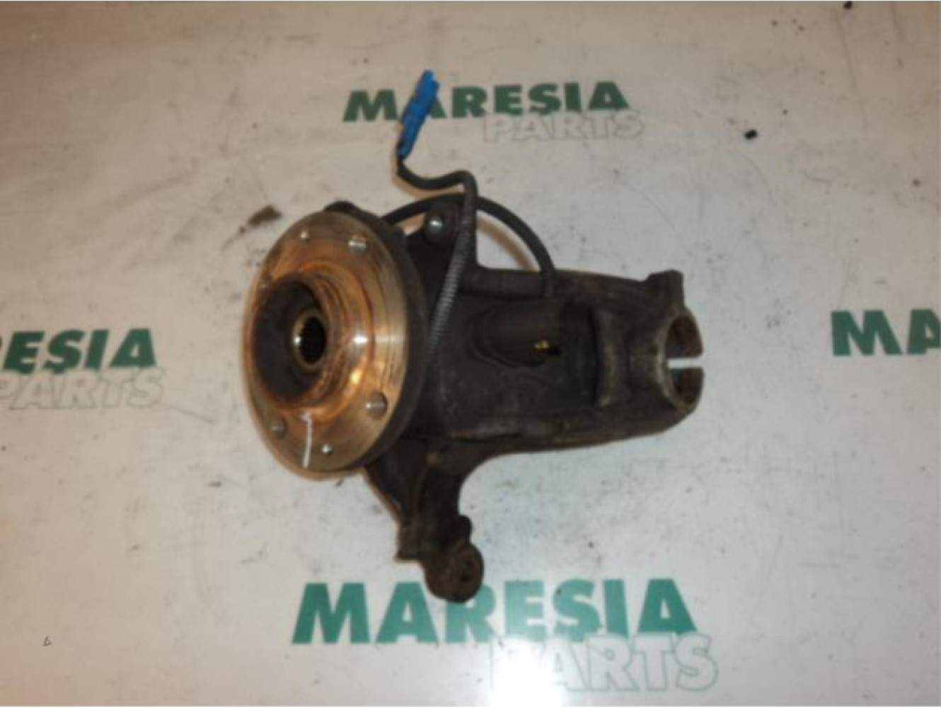 Citroen - C3 - Fusee links-voor