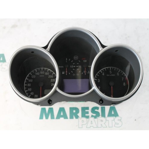 Alfa Romeo - 147 - Instrumentenbrett