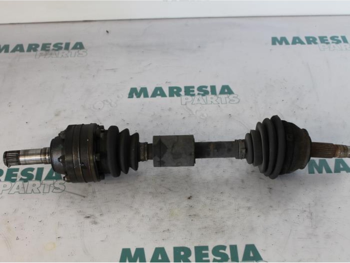 Alfa Romeo - 147 - Aandrijfas links-voor