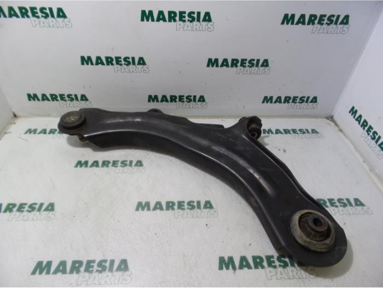 Renault - Megane Scenic - Front lower wishbone, right