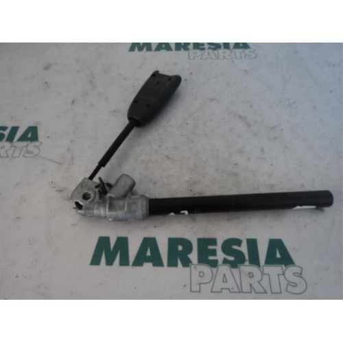 Renault - Megane Scenic - Gurtsrammer links