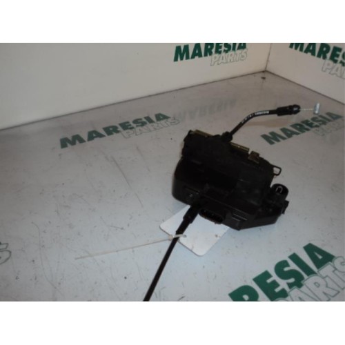 Renault - Megane Scenic - Front door lock mechanism 4-door, right