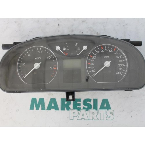 Renault - Laguna - Instrument panel
