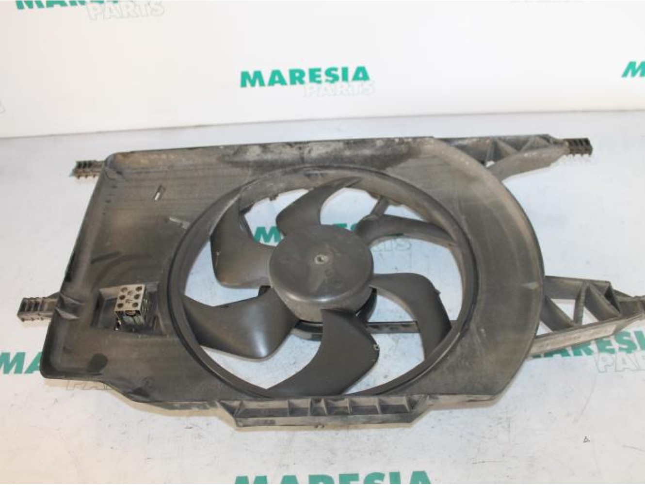 Renault - Laguna - Fan motor