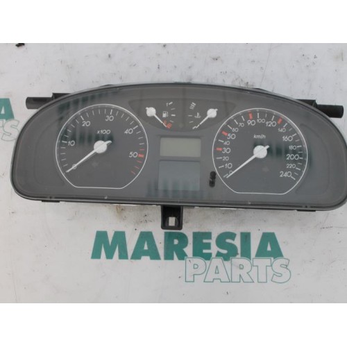 Renault - Laguna - Instrument panel
