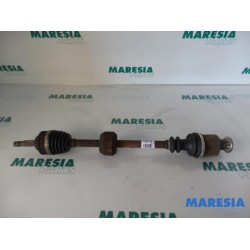 Renault - Clio - Front drive shaft, right