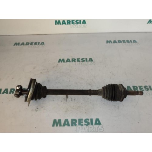 Renault - Clio - Front drive shaft, left