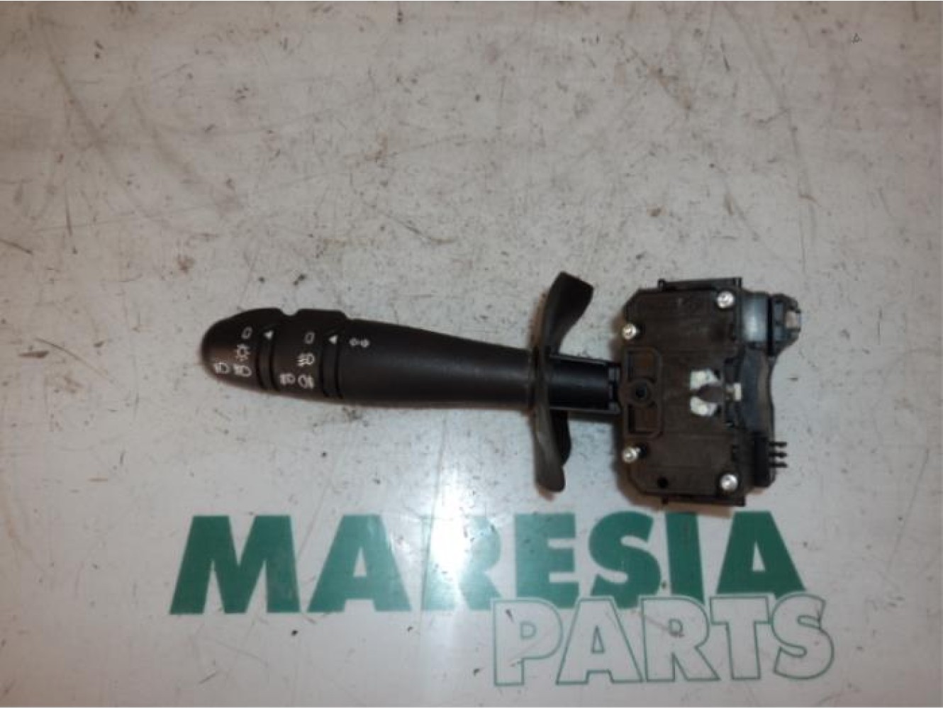 Renault - Clio - Indicator switch