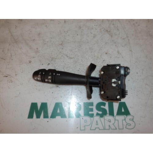 Renault - Clio - Indicator switch