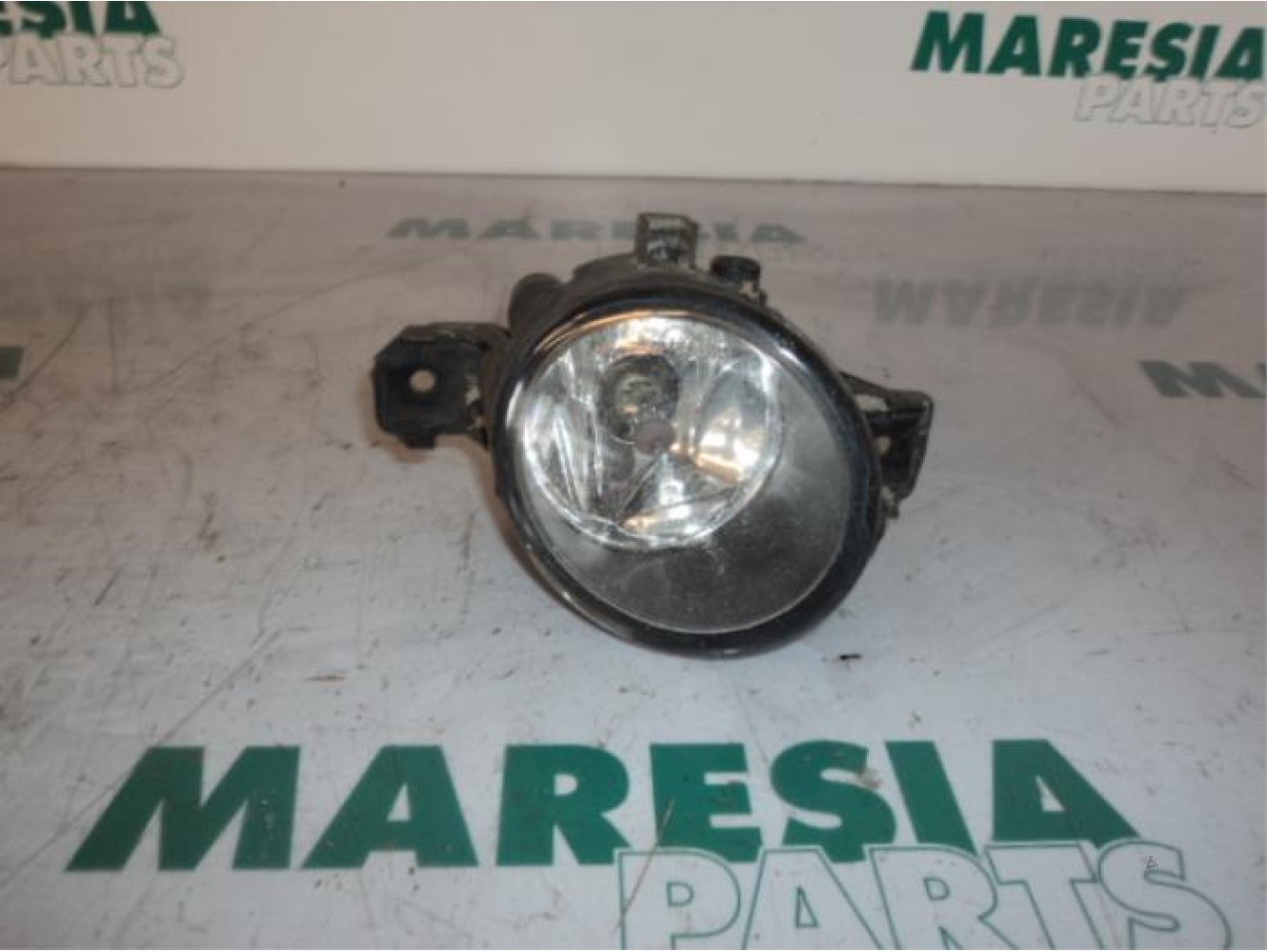 Renault - Clio - Fog light, front left