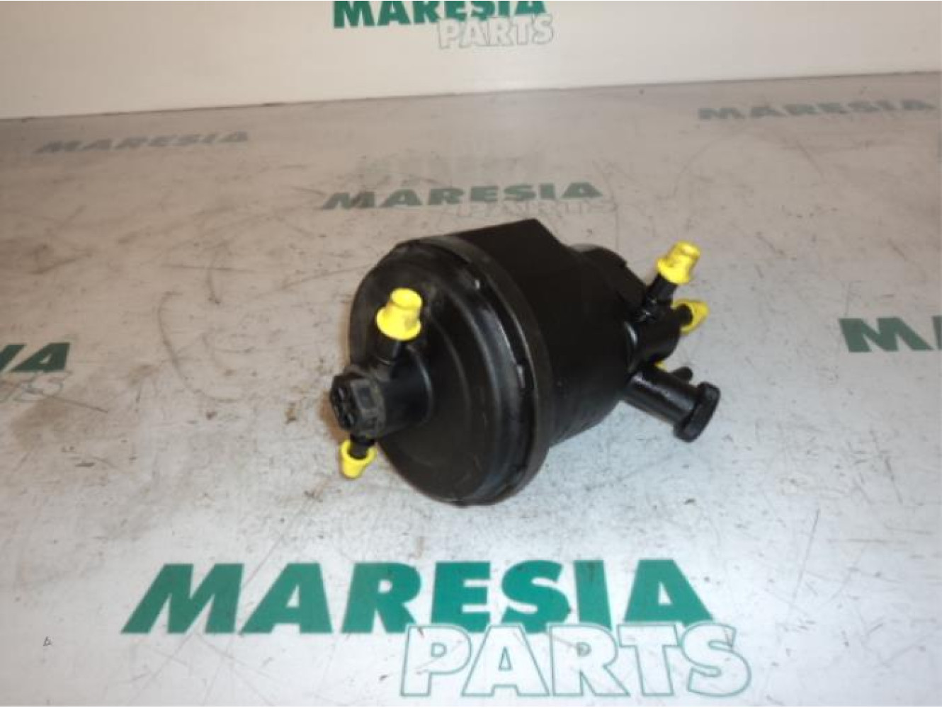 Citroen - Xantia - Fuel filter housing