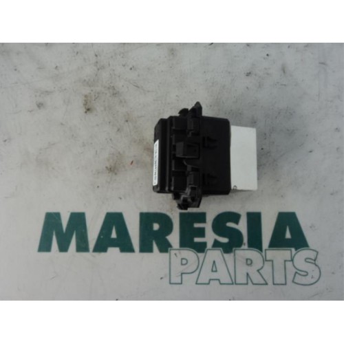 Renault - Megane - Heater resistor