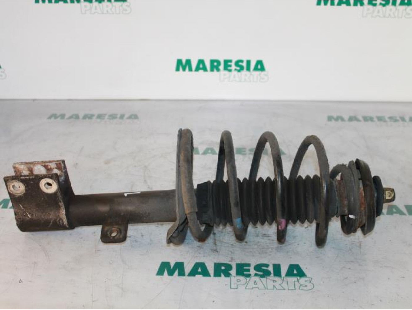 Peugeot - 307 - Front shock absorber rod, left