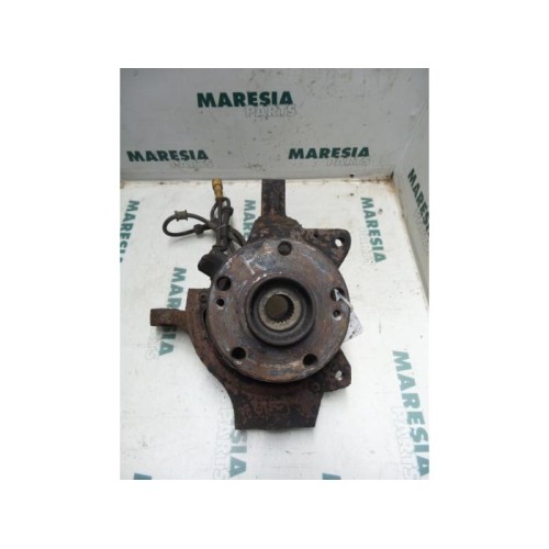 Renault - Safrane - Knuckle, front right