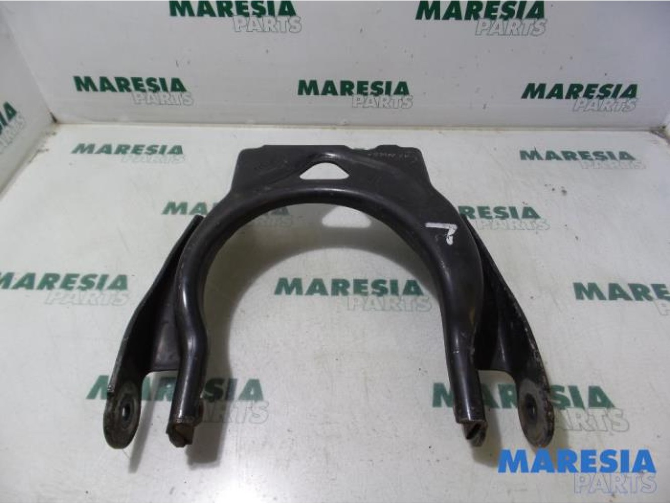 Peugeot - 407 - Querlenker oben links vorne