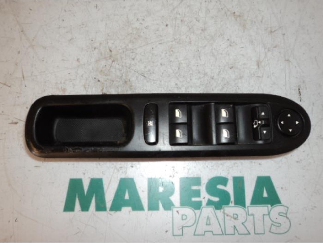 Peugeot - 407 - Multi-functional window switch