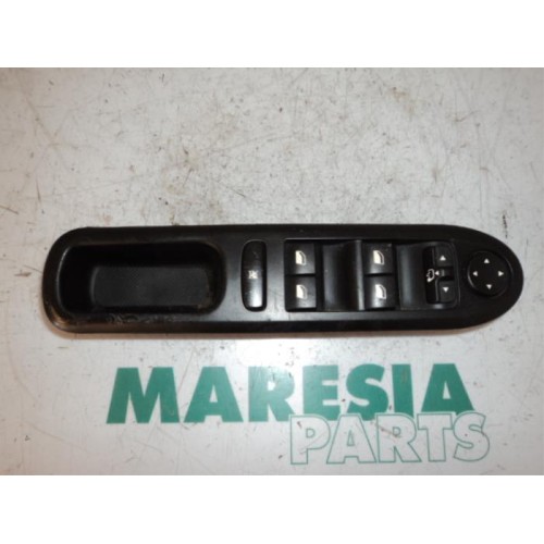 Peugeot - 407 - Multi-functional window switch
