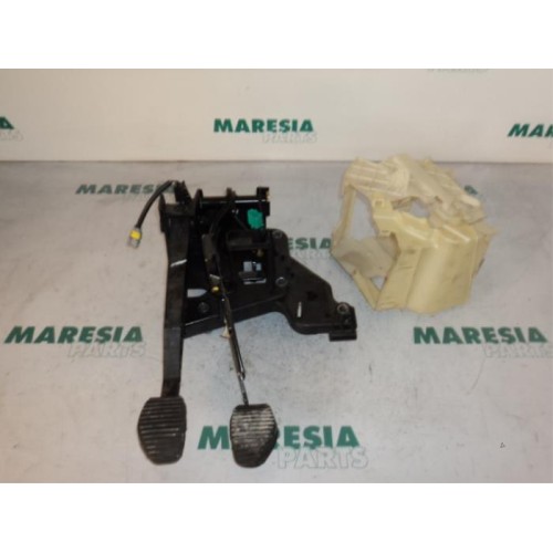 Peugeot - 407 - Set of pedals