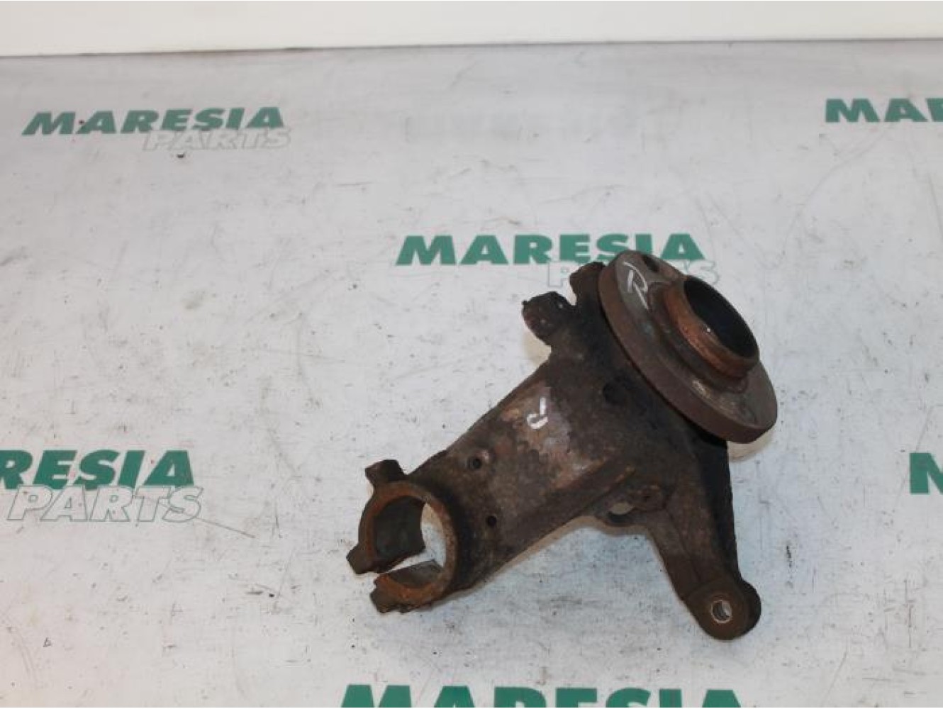 Peugeot - 206 - Knuckle, front right