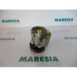 Renault - Megane Scenic - Power steering pump