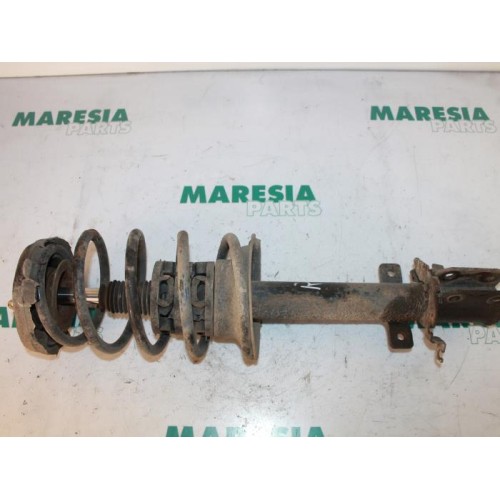 Renault - Megane Scenic - Front shock absorber rod, right