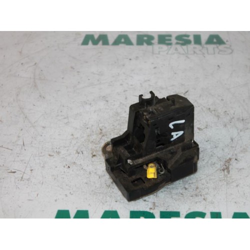 Renault - Megane Scenic - Rear door lock mechanism 4-door, left