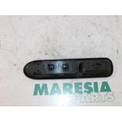 Peugeot - 407 - Multi-functional window switch