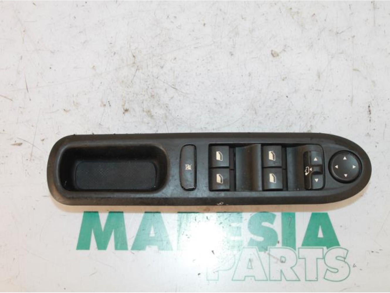 Peugeot - 407 - Multi-functional window switch