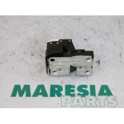 Renault - Clio - Front door lock mechanism 4-door, right