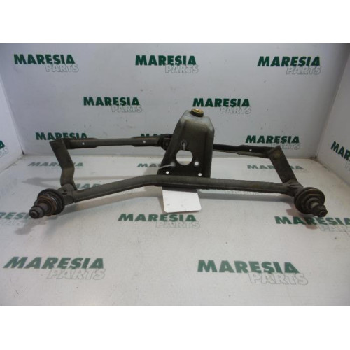Peugeot - 206 - Wiper mechanism