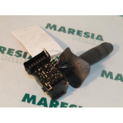 Renault - Clio - Indicator switch